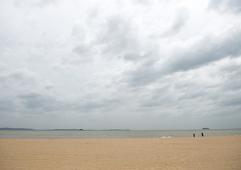 Fototapeta na wymiar View of storm seascape with dark clouds.