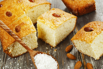 Semolina pie with coconut