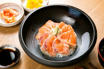 salmon donburi, 연어돈부리