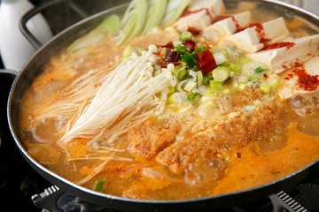 tonkatsu kimchi nave, 김치돈카츠 나베