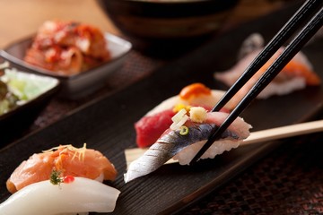 Saury  sushi, 꽁치초밥