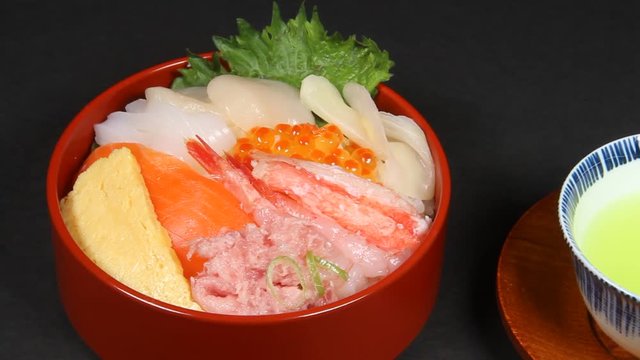 海鮮丼