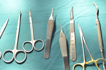 Surgical instruments set in operating room