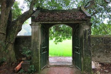 Porte ancienne en Asie