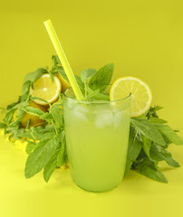 Cold Lemonade with Ice