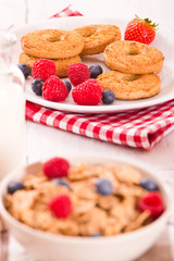 Breakfast with wholegrain cereals. 