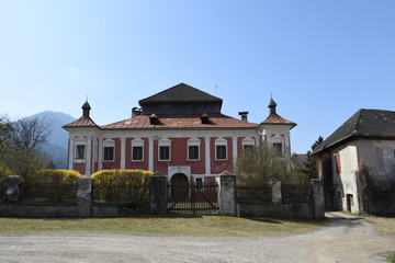 Schloss Raggnitz, Steinfeld, Schloss, Schlossmauer, Hof, Görz, Schloss, Landwirtschaft