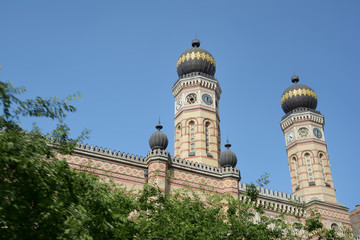 Fototapeta na wymiar Exterior shot of Dohany Street Synagogue, Budapest, Hungary