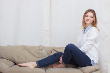Obraz premium Woman smiling joyful and happy