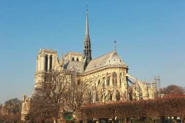 Fototapeta na wymiar Seine River and historical landmarks around