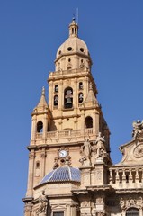 Fototapeta na wymiar Vista de la torre de la catedral de Murcia