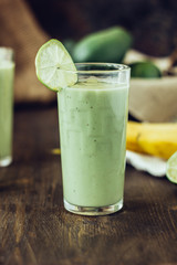 Avocado and banana smoothie - detox and healthy smoothie