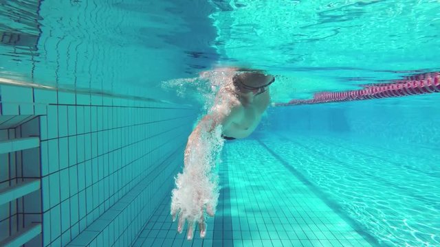Video cinemagraph crawl swimming man under water