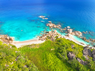 menschenleerer Traumstrand der Seychellen