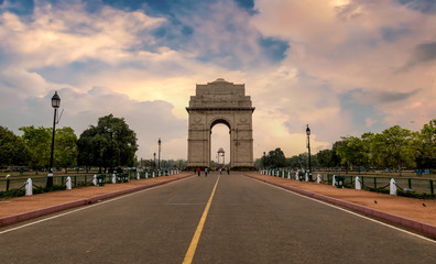 Fototapeta premium India Gate a war memorial built on the eastern end of Rajpath road New Delhi at sunset time.