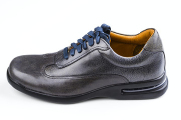 gray leather man's shoes