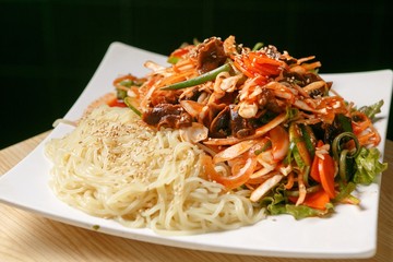 Spicy Freshwater Snails with Thin Noodles
