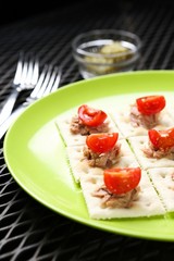 tuna canape with tamato