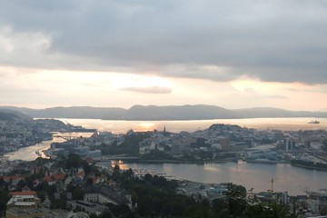 Fototapeta premium Bergen Norvège au coucher de soleil