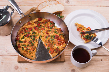 omelette, pan, frying, asparagus, vegetable, background, wooden, table, egg, cooked, food, yellow, green, traditional, meal, breakfast, fried, omelet, vegetables, fresh, sausage, scrambled, healthy, d