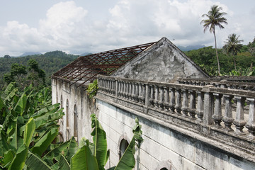 Obraz premium Ruine des Krankenhauses der Plantage Roca Agua Ize, Sao Tome, Afrika