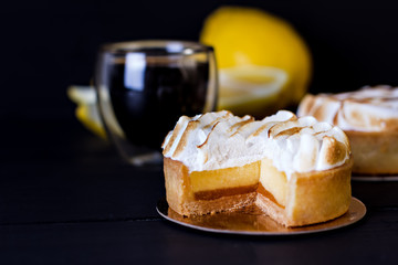 Tartlet with meringue