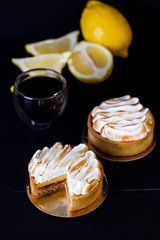 Tartlet with meringue