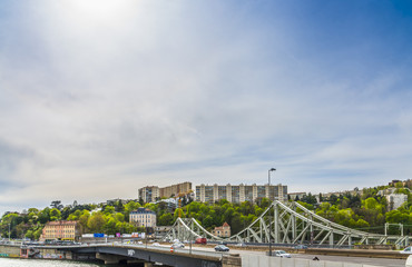 Lyon/vue sur autoroute et appartements