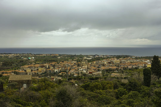 Foto panoramica della valle delle Aci - particolare di Aci San Filippo
