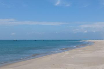 Fototapeta na wymiar Ocean shore in Rameshwaram, India
