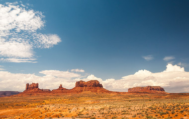 Naklejka premium Beautiful open desert landscape in Monument Valley Arizona