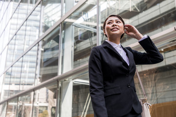 Fototapeta premium business woman in downtown