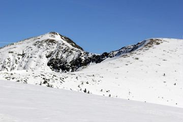Fototapeta na wymiar Ascent to the top of the mountain