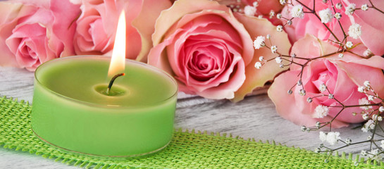 Obraz na płótnie Canvas Roses and candle