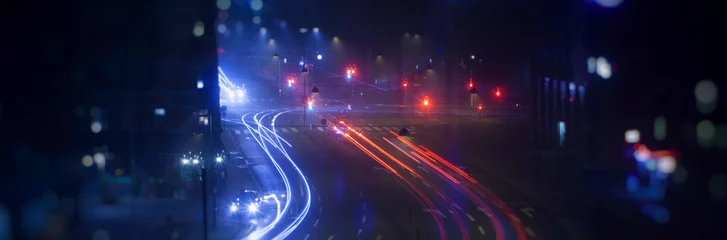 Fototapete Autobahn in der Nacht Nachtverkehr in der Stadt, leichte Spur vom Verkehr