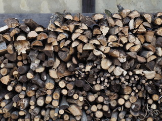 ストックされた薪