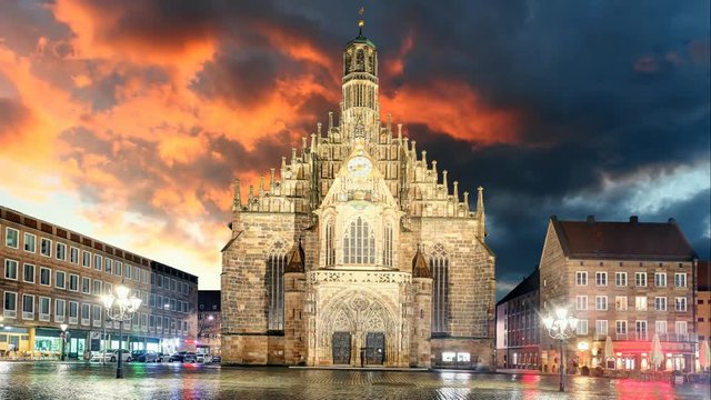 Nuremberg, cathedral Frauenkirche in Hauptmarkt,Germany - Time lapse