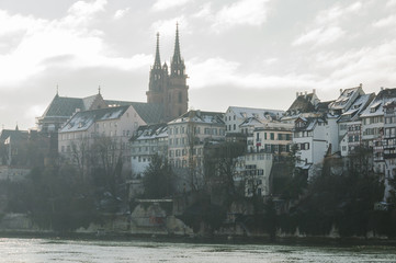 Basel, Altstadt, Stadt, Basel-Stadt, Rhein, Münster, Kirche, Rheinufer, Grossbasel, Fähre, historische Häuser, Winter, Winterspaziergang, Schweiz