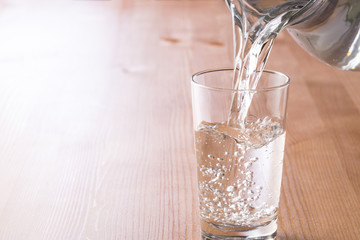 水を注ぐ
