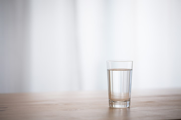 窓辺の水