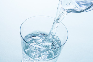 水を注ぐ