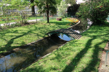 Petit pont au jardin des plantes