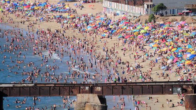 People on the Beach, Timelapse
Vi&ntilde;a del Mar, Chile
