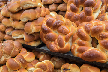 Fresh round Challah or sale at Mahane Yehuda Market, popular marketplace in Jerusalem, Israel