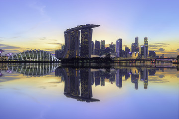 Obraz premium Skyline Singapore during sunset