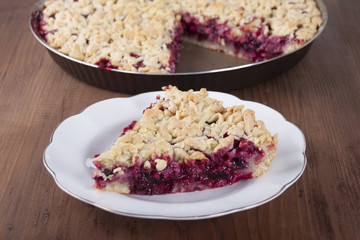 Sand cake with black currant