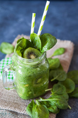 green spinach smoothie