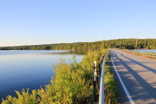 Road an lake Pielinen