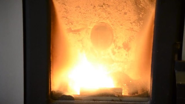 Flame in a pellet stove