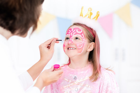 Face painting for little girl birthday party